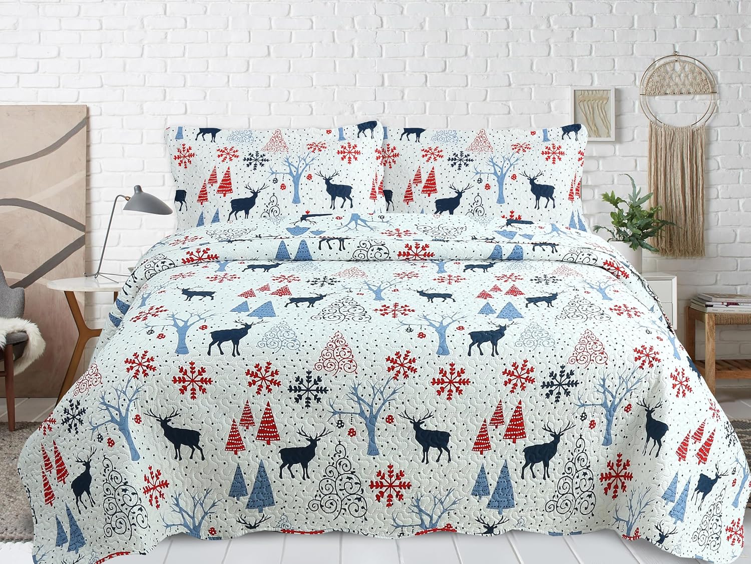 Decorkart Rich Printed Embossed Pinsonic Coverlet Bedspread Ultra Soft 3 Piece Summer Christmas Quilt Set with 2 Quilted Shams, Xmas Reindeer and Tree Pattern