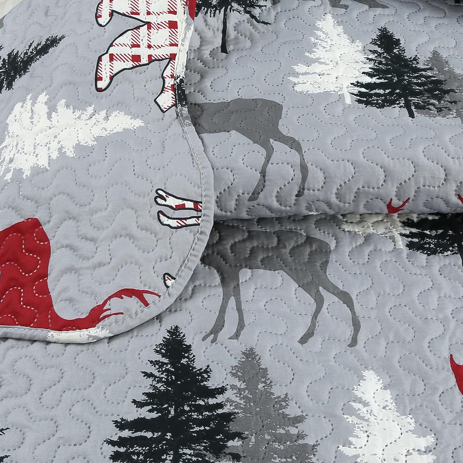 Decorkart Rich Printed Embossed Pinsonic Coverlet Bedspread Ultra Soft Home Bedding 3 Piece Summer Christmas Quilt Set with 2 Quilted Shams, Cabin Reindeer Moose Bear Pattern