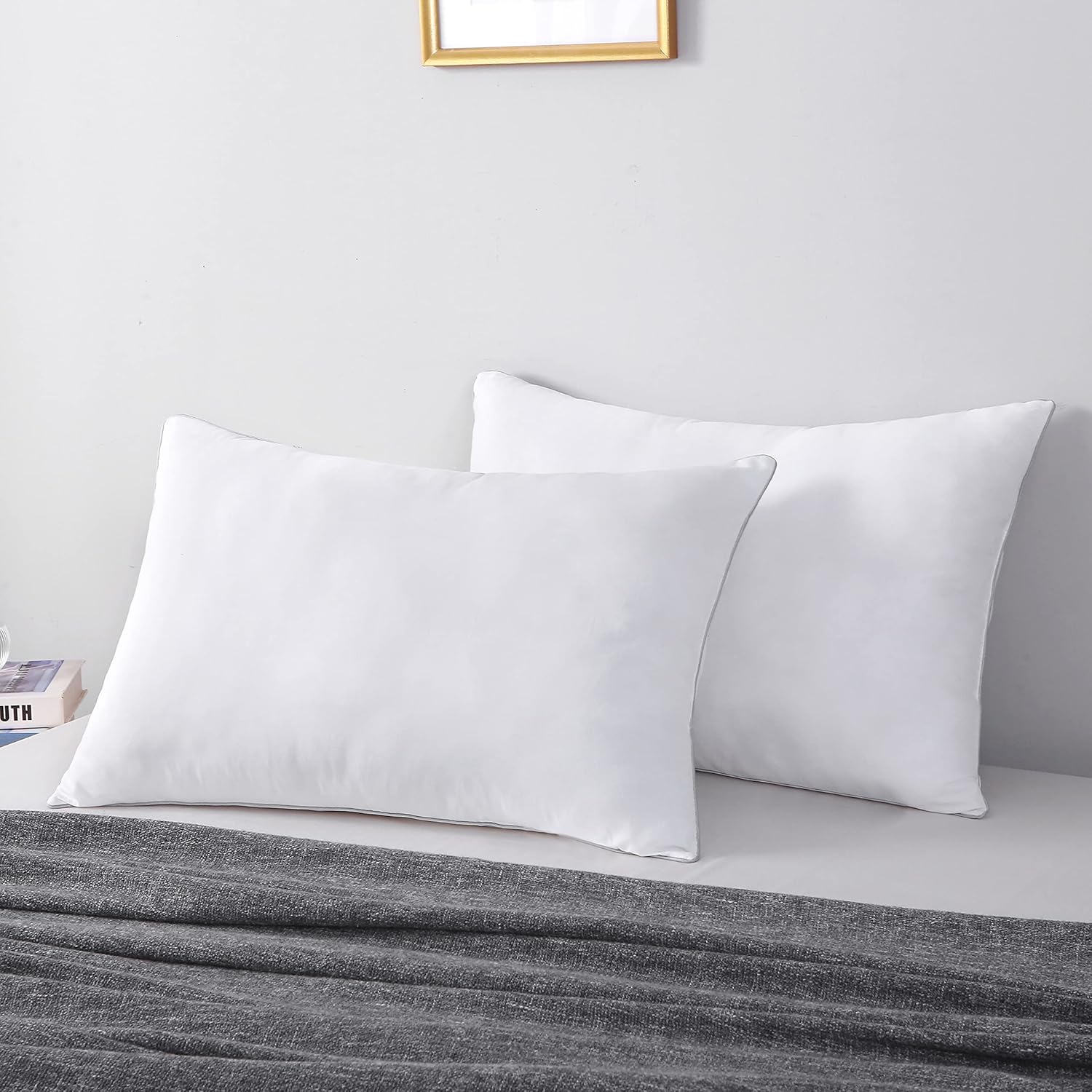 Oreiller Breathable Sleeping Medium Firm Silver Piping Bed Pillow for Side and Back Sleepers, Hotel Collection Pillows