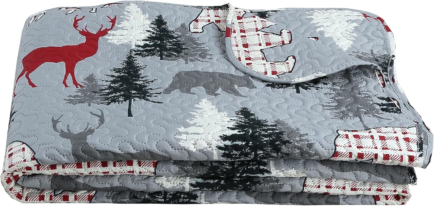 Decorkart Rich Printed Embossed Pinsonic Coverlet Bedspread Ultra Soft Home Bedding 3 Piece Summer Christmas Quilt Set with 2 Quilted Shams, Cabin Reindeer Moose Bear Pattern