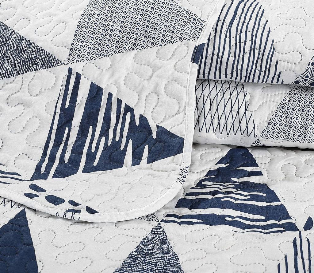 Decorkart Rich Printed Embossed Pinsonic Coverlet Bedspread Ultra Soft 3 Piece Summer Quilt Set with 2 Quilted Shams, Modern Geometric Triangle Pattern