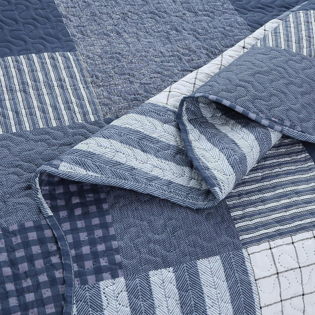 Decorkart Rich Printed Embossed Pinsonic Coverlet Bedspread Ultra Soft Home Bedding 3 Piece Summer Quilt Set with 2 Embossed Shams, Navy White Plaid Pattern