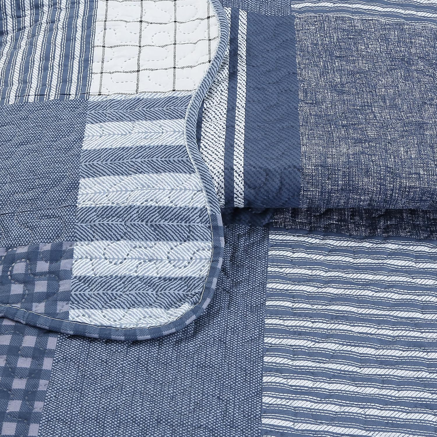 Decorkart Rich Printed Embossed Pinsonic Coverlet Bedspread Ultra Soft Home Bedding 3 Piece Summer Quilt Set with 2 Embossed Shams, Navy White Plaid Pattern